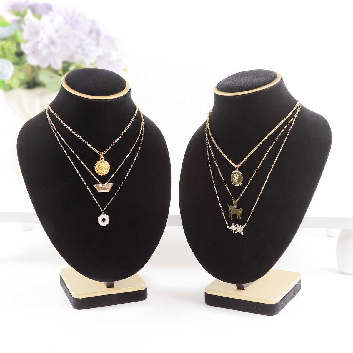 Body Black Velvet Jewelry Bust - Body Jewelry In Store recension och pris