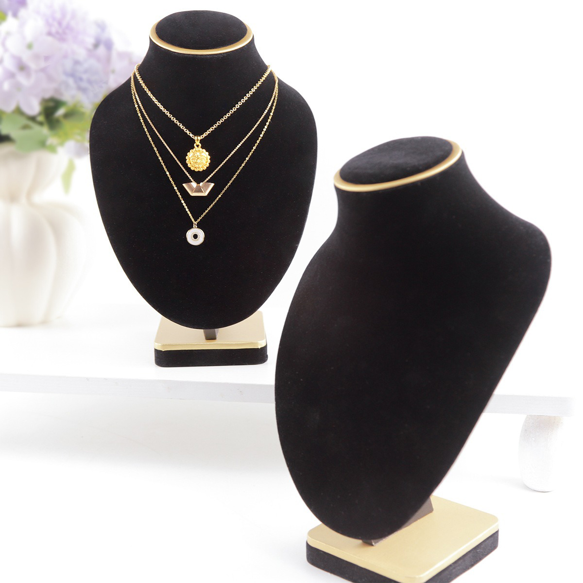 Body Black Velvet Jewelry Bust - Body Jewelry In Store recension och pris