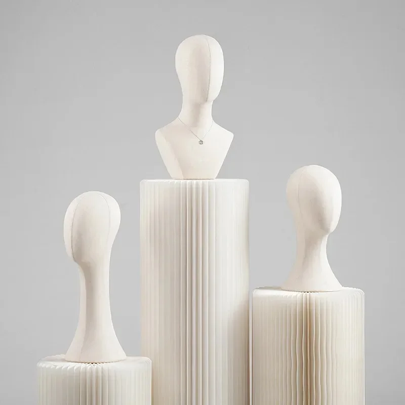 Mannequin Head With Shoulders  - Body Jewelry In Store recension och pris