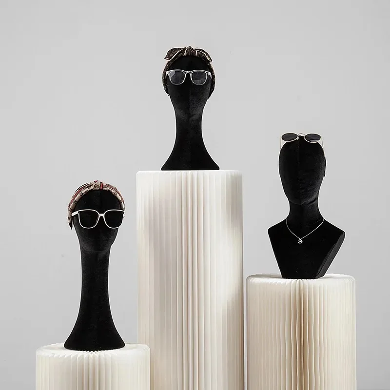 Mannequin Head With Shoulders  - Body Jewelry In Store recension och pris