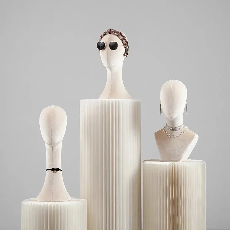 Mannequin Head With Shoulders  - Body Jewelry In Store recension och pris