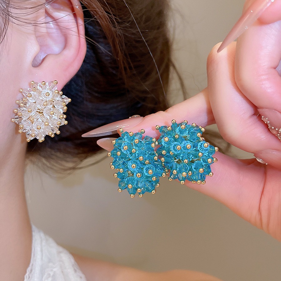 Elegant Black Beaded Cluster S - Cluster Stud Ear recension och pris
