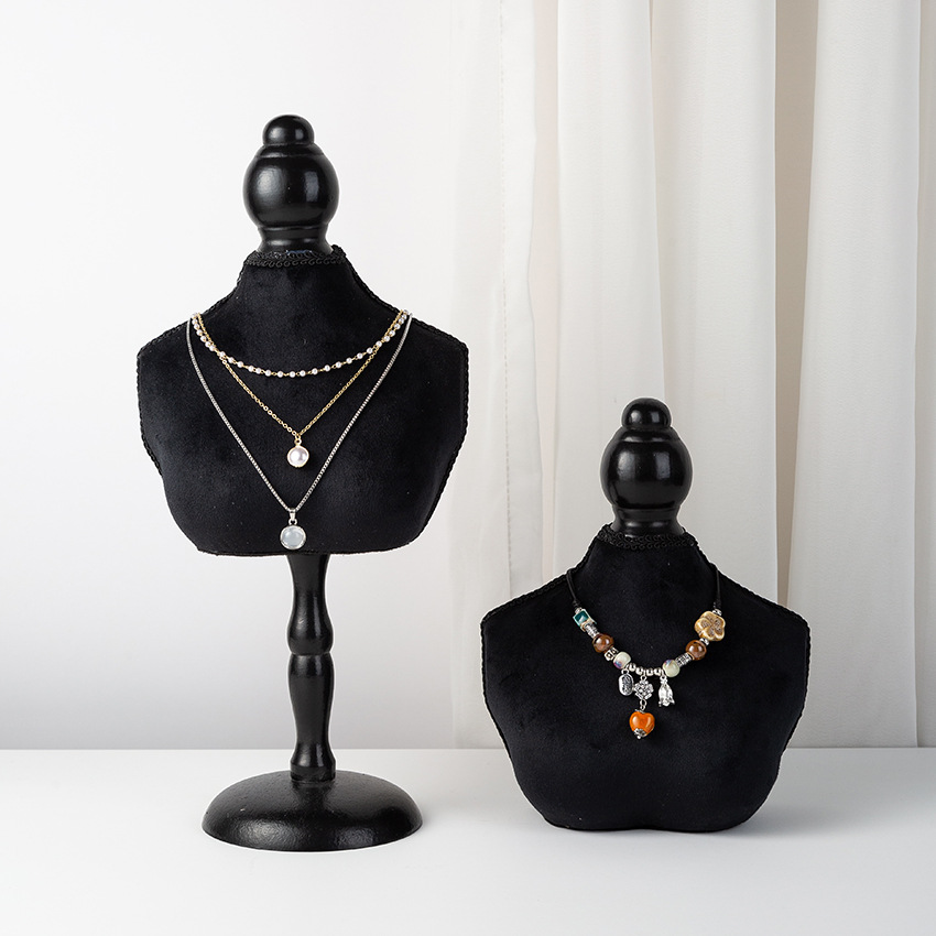 Black Velvet Bust Form Jewelry - Body Jewelry In Store recension och pris